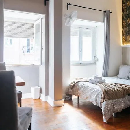 Daniela's Central 201