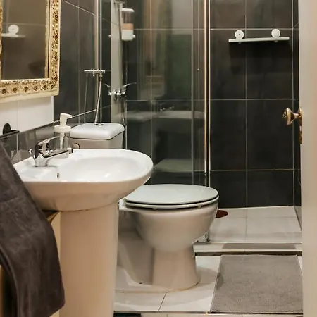 Daniela's Central 201